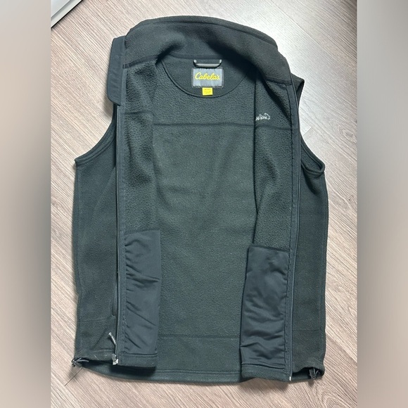 Cabela’s Vest - Picture 5 of 8